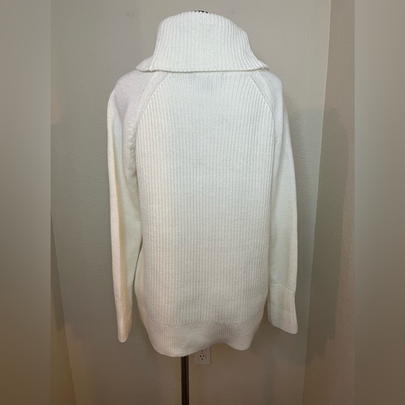Tommy Hilfiger cowl neck white cable knit sweater size medium - Picture 7 of 10